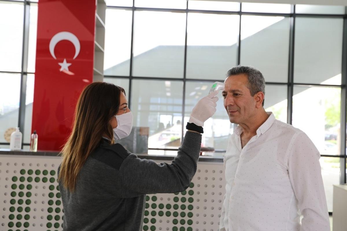 Mezitli Belediyesine girişlerde ateş &ouml;l&ccedil;erli tedbir