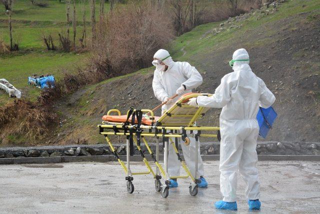 Hakkari’de ambulanslar dezenfekte edildi