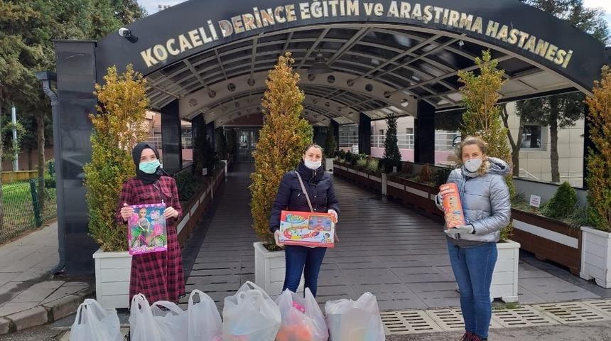 Kocaeli&rsquo;de korona vir&uuml;s tedavisi devam eden &ccedil;ocuklara oyuncak hediye edildi