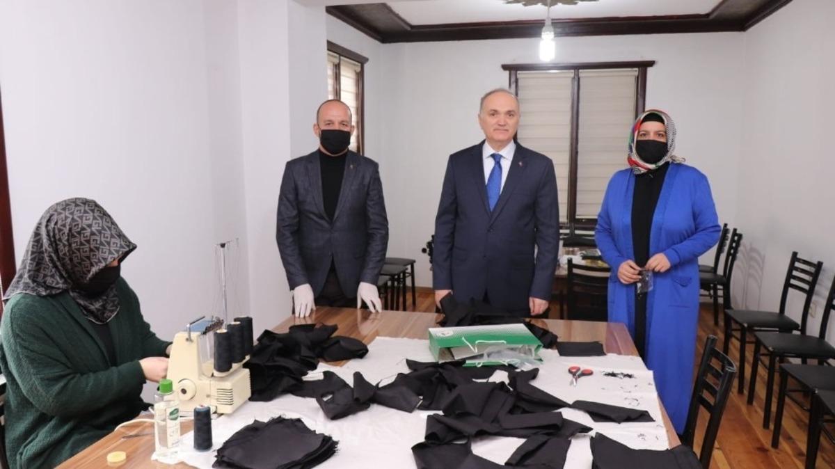 Başkan &Ouml;zl&uuml;, maske &uuml;retimini inceledi