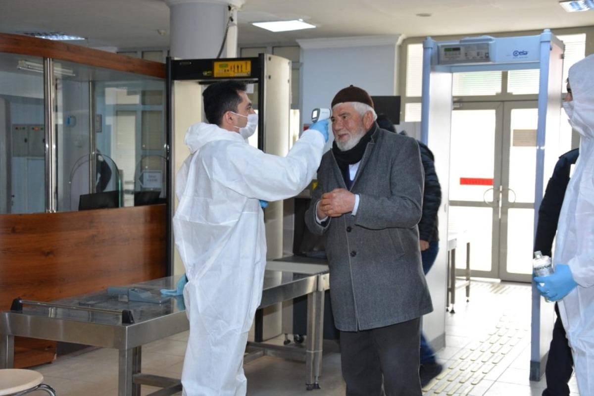 Aksaray&rsquo;da adliye ve cezaevinde korona vir&uuml;s tedbirleri &uuml;st seviyede