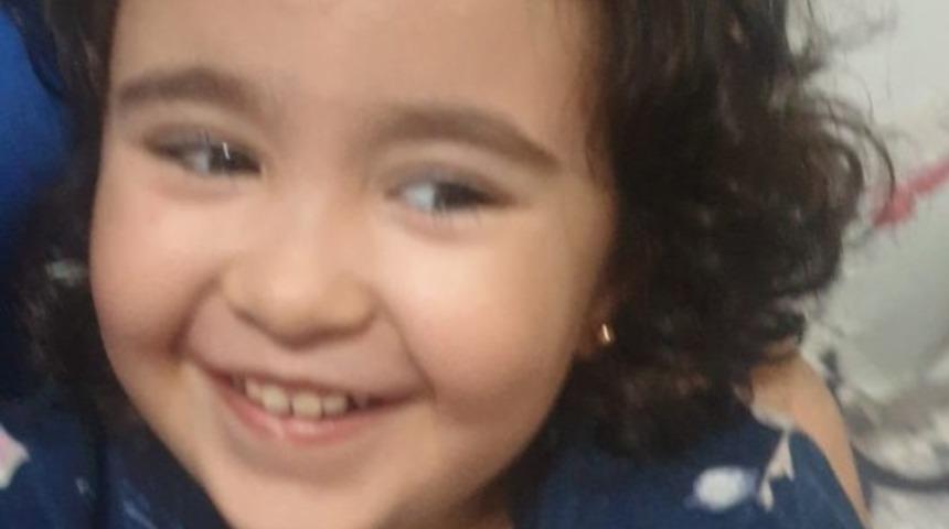 3 yaşındaki Feride&rsquo;den b&uuml;y&uuml;klerine &rsquo;Korona vir&uuml;s&rsquo; uyarısı