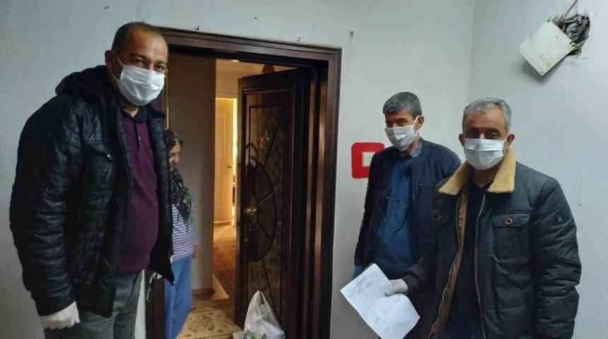 Yardım kolileri adreslere teslim ediliyor