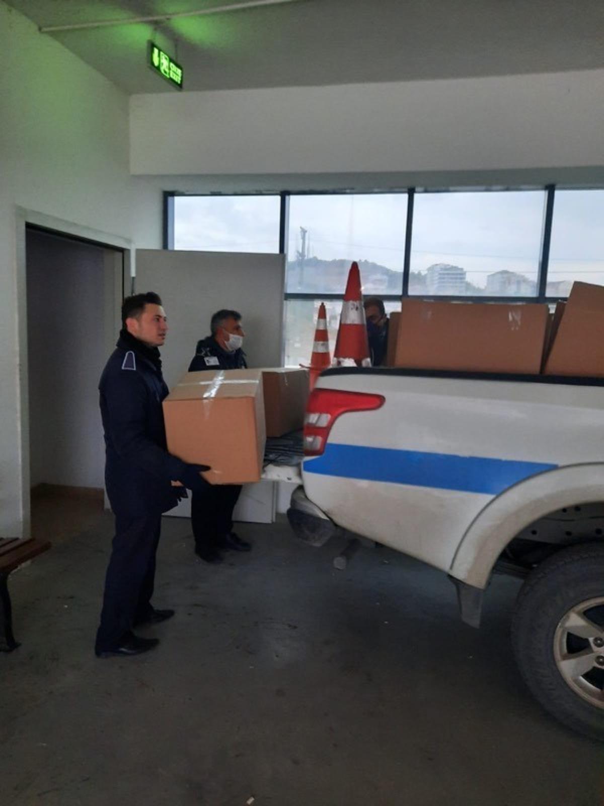 Gebze&rsquo;de ka&ccedil;ak maske &uuml;retenlere baskın