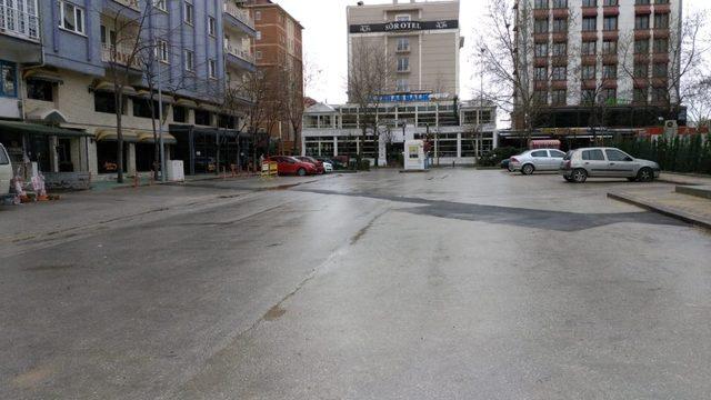 Vatandaşlar evde kaldı otoparklar boşaldı
