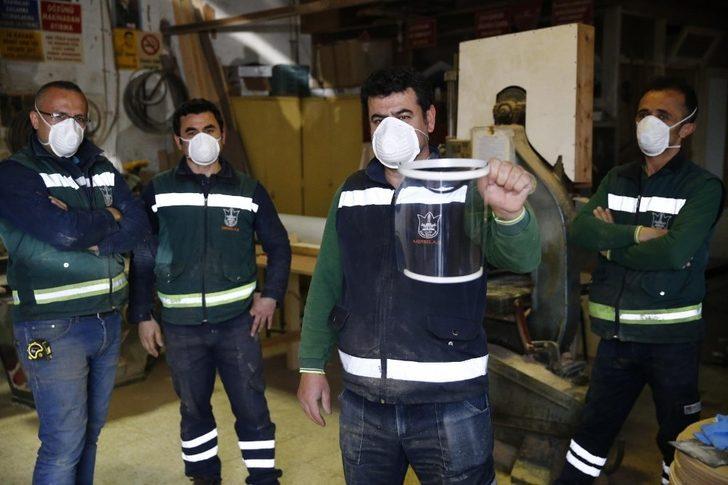 Konak’ta atölyeler virüse karşı siperlik üretiyor G2