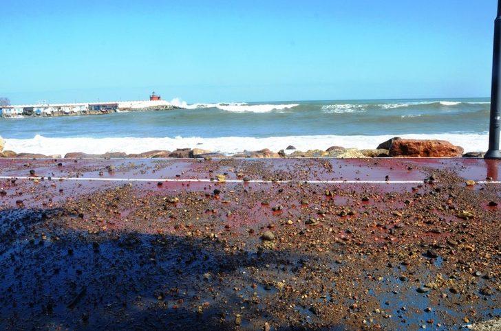 Fatsa’da dev dalgalar kara yoluna ulaştı G2