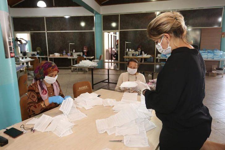 Kepez sakinlerine steril maske G1