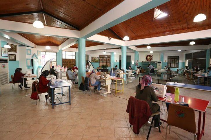 Kepez sakinlerine steril maske G3