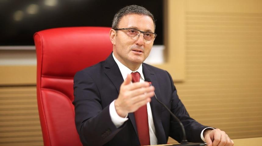GTSO Başkanı Çakırmelikoğlu: “Eksik ya da kredi limiti sorun olduğu ifade edilen küçük işletmelerimize bankaların pozitif ayrım göstermesini arzuluyoruz”