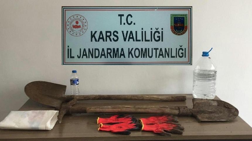 Kars&rsquo;ta izinsiz kazı yapan 2 kişi yakalandı