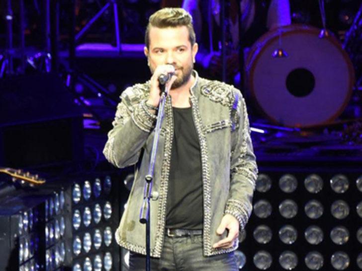 Kenan Doğulu'dan konsere damga vuran mesaj G1