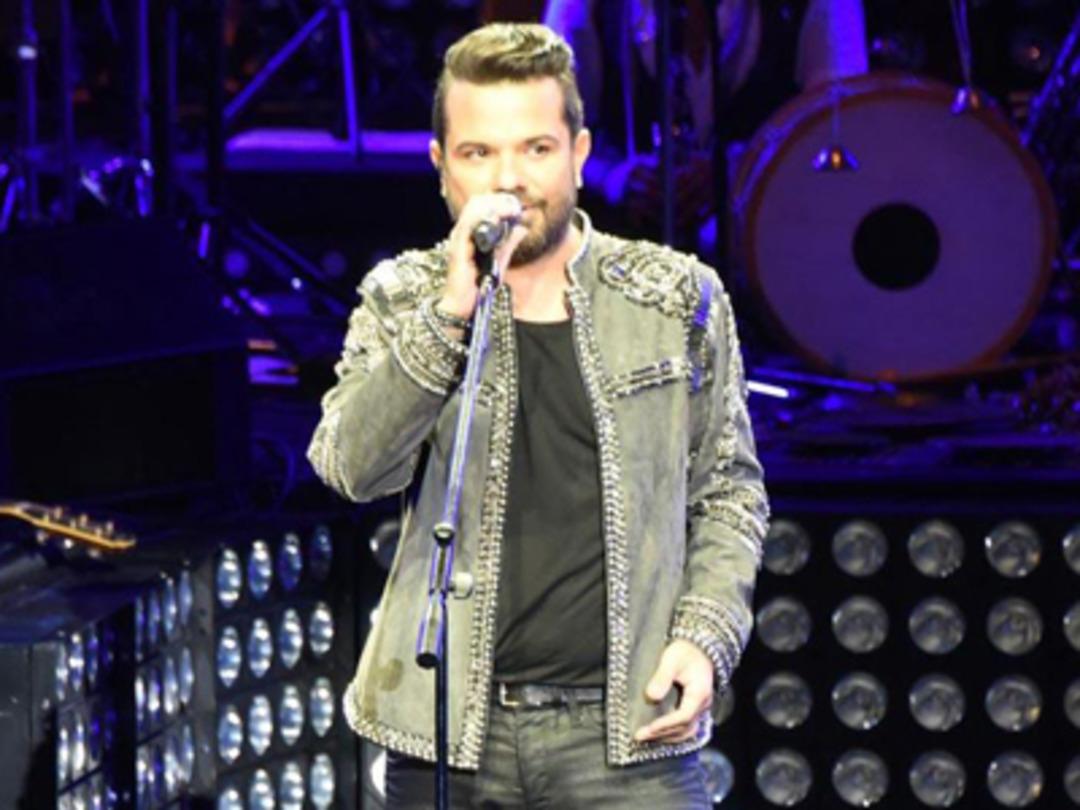 Kenan Doğulu'dan konsere damga vuran mesaj