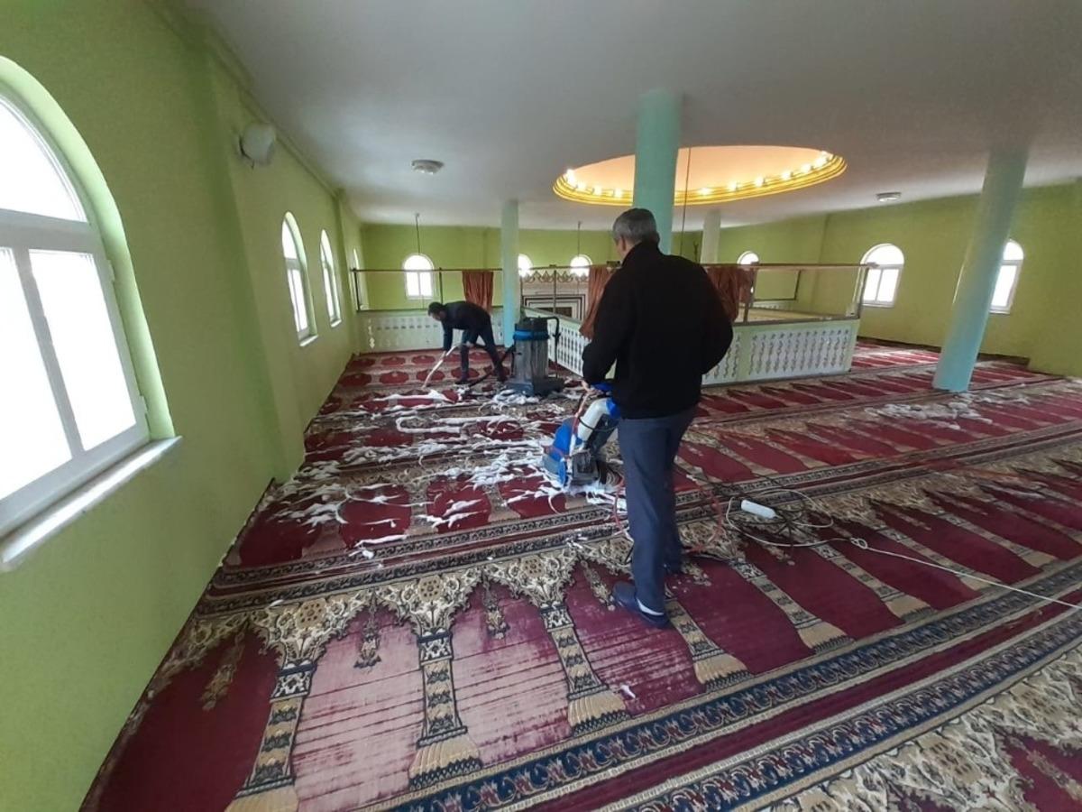 Kaynaşlı&rsquo;da t&uuml;m camiler temizlendi