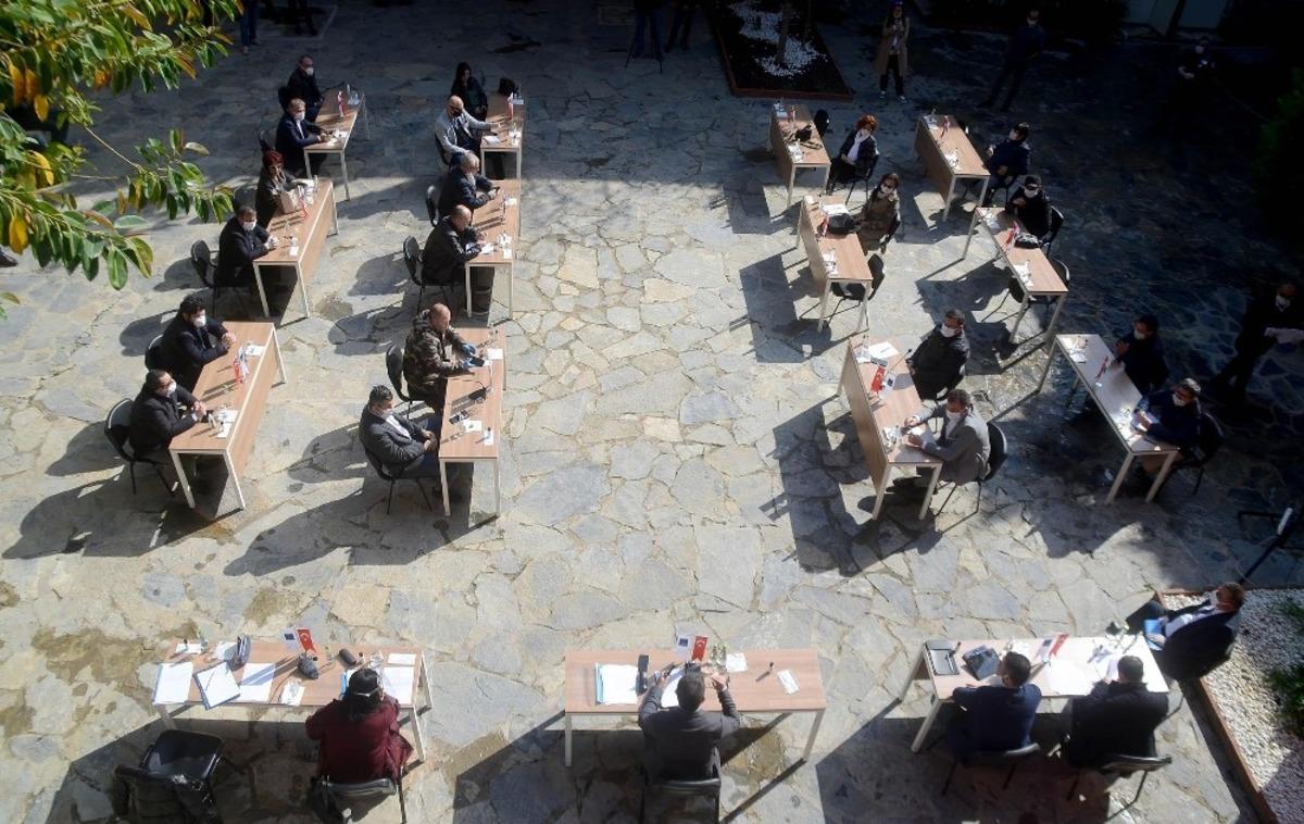 Kuşadası Belediye Meclisi olağan&uuml;st&uuml; toplandı