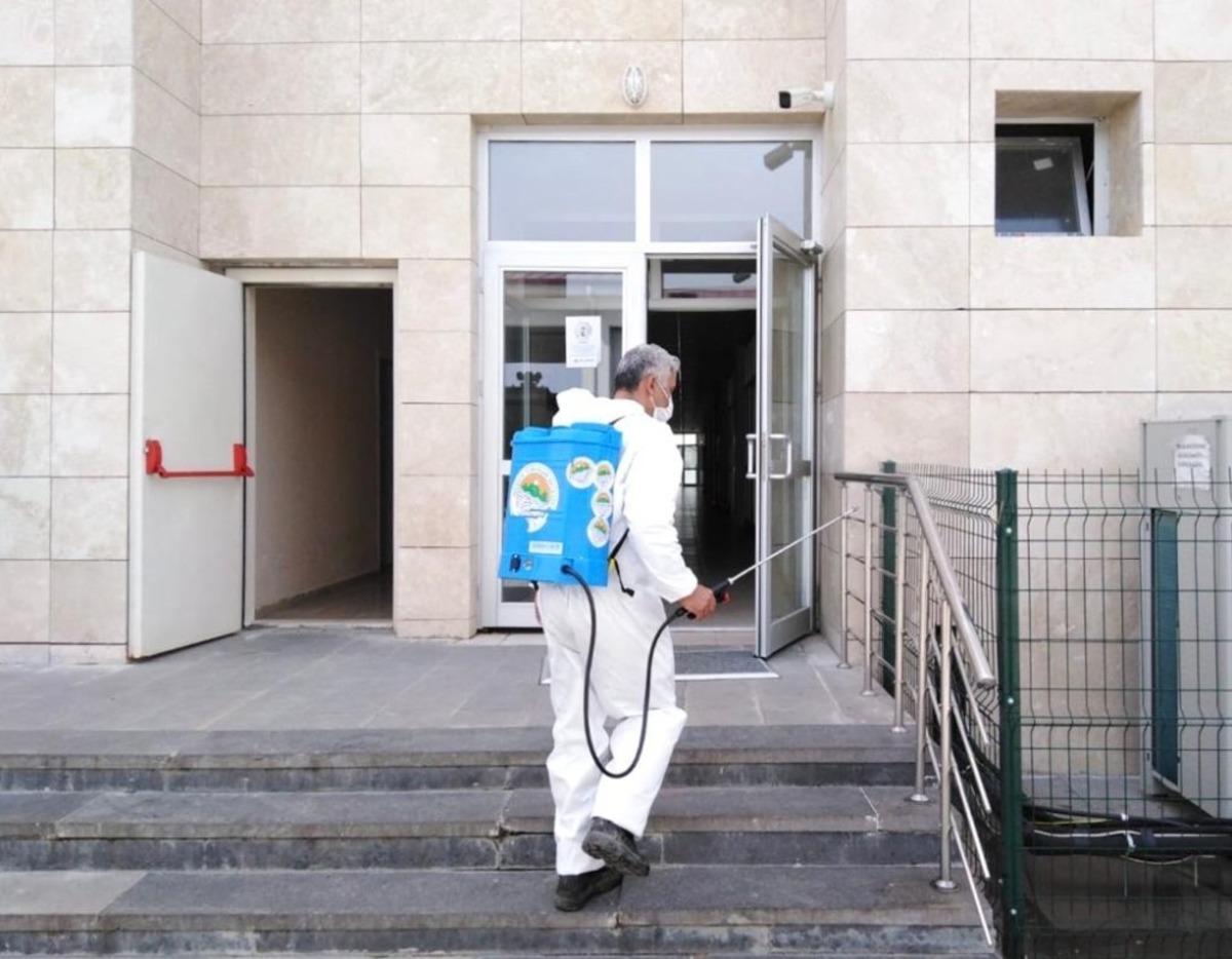 Toroslar&rsquo;ın her k&ouml;şesi g&uuml;n boyu dezenfekte ediliyor