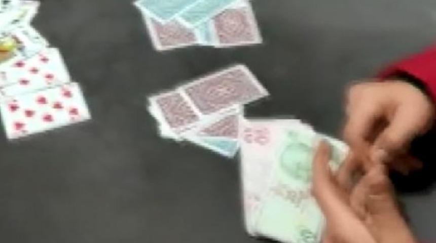 Fatih'te kumar oynatılan kahvehaneye baskın! 