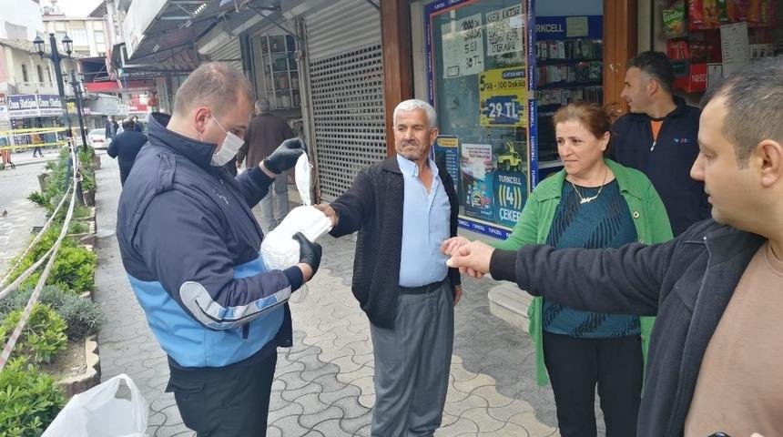 Samandağ Belediyesi maske dağıtımına başladı