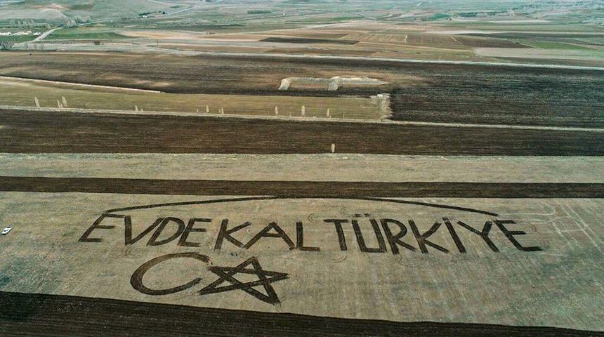 &Ccedil;ift&ccedil;ilerden koronavir&uuml;s mesajı! Trakt&ouml;rle yaptılar