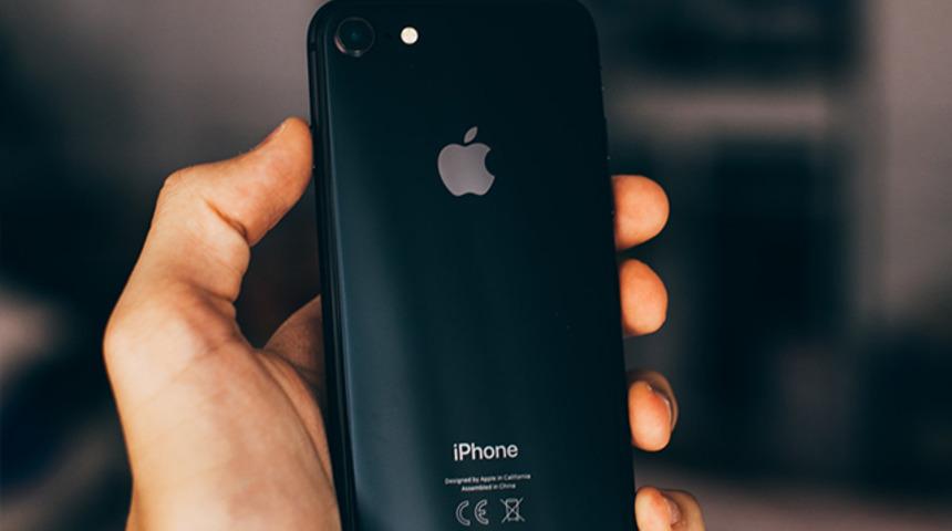 Kafalar karıştı: iPhone 9 / iPhone SE daha tanıtılmadan mağazalara giriş yaptı!