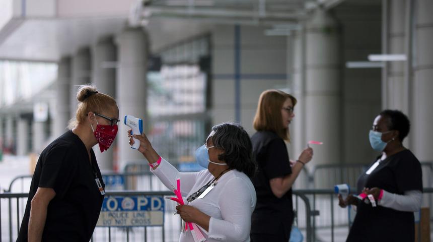 'Koronavir&uuml;s ABD'de siyahileri &ouml;ld&uuml;r&uuml;yor' iddiası