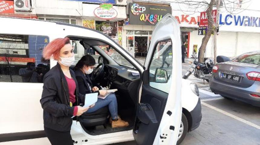 Yasağa rağmen sokağa &ccedil;ıkan 19 yaşındaki kız: &Ccedil;ekmeyin, babam g&ouml;recek cezayı