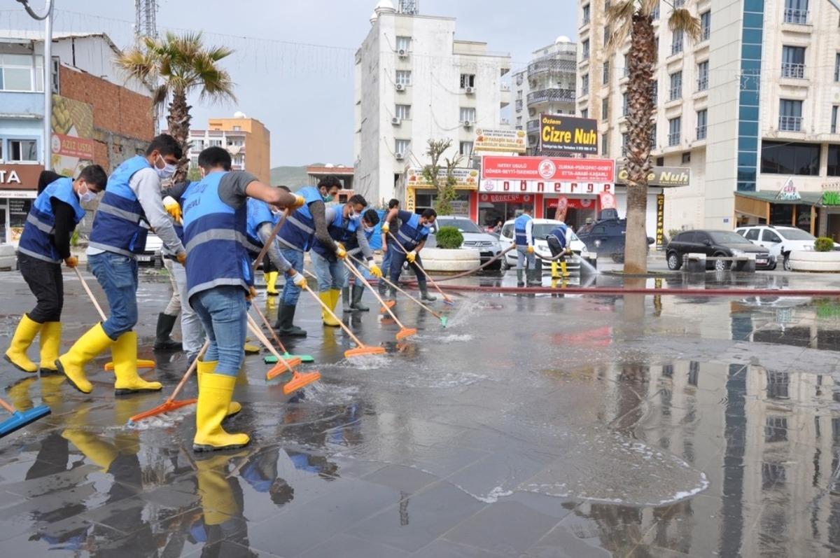 Cizre Belediyesi korona vir&uuml;s salgınına karşı &ccedil;alışmalarını arttırdı