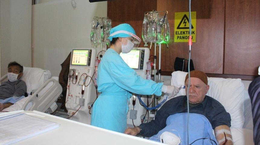 Siper maskeler sağlık &ccedil;alışanlarına teslim edildi