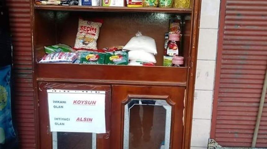 Yardıma muhta&ccedil; aileler i&ccedil;in erzak dolabı kuruldu