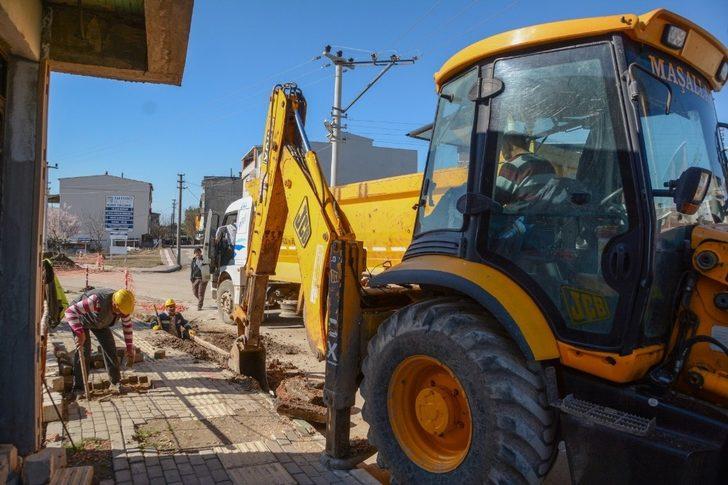 Karacabey’de elektrik hatlarının yer altına alınma çalışmaları tam gaz G2