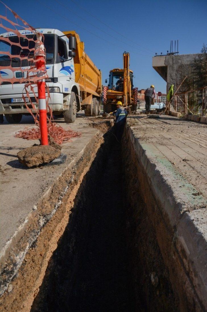 Karacabey’de elektrik hatlarının yer altına alınma çalışmaları tam gaz G3