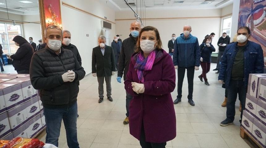 Başkan H&uuml;rriyet, maddi durumu iyi olan vatandaşları ihtiya&ccedil; sahiplerine yardıma &ccedil;ağırdı