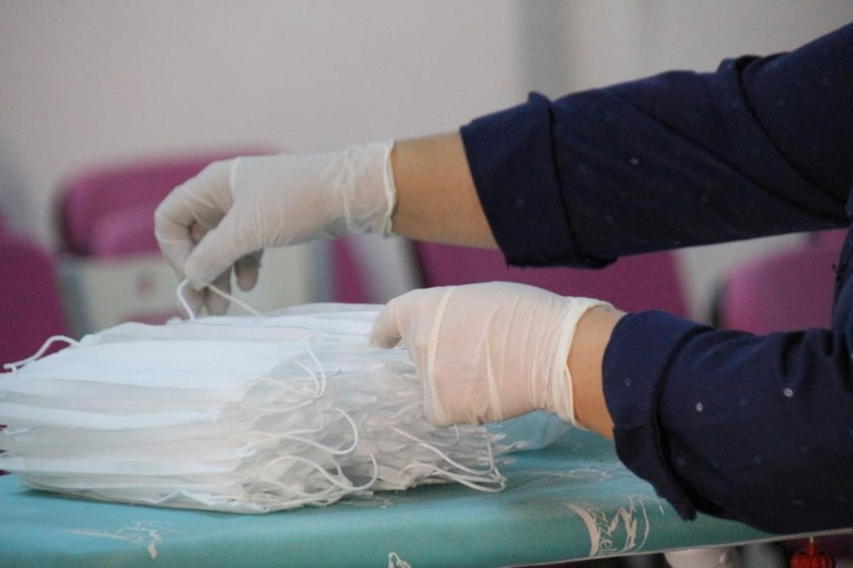 Kepsut&rsquo;ta vir&uuml;s i&ccedil;in maske &uuml;retimi