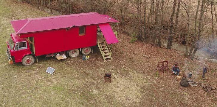 Koronavirüsten korunmak için evini ormana taşıdı! G3