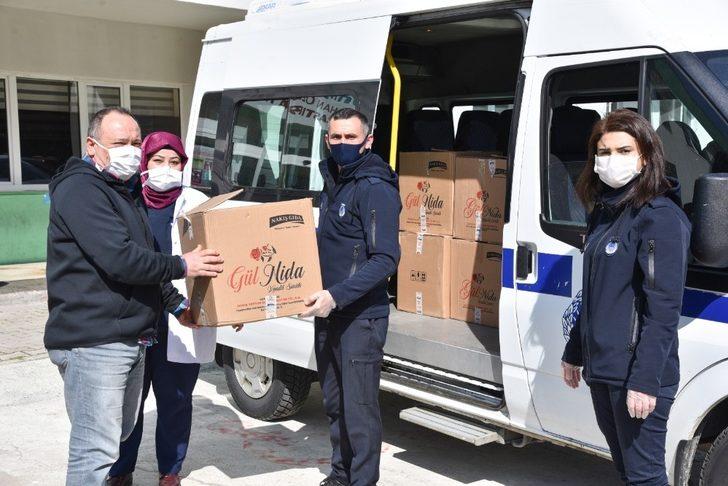 Görev başındaki polis, jandarma ve sağlık çalışanlarına kandil simidi ikram edildi G5
