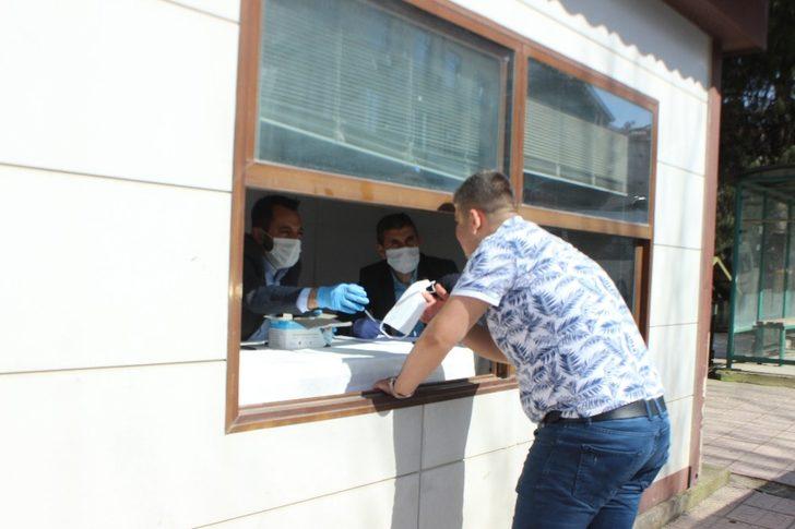 Belediye kendi ürettiği maskeleri ücretsiz dağıtıyor G5