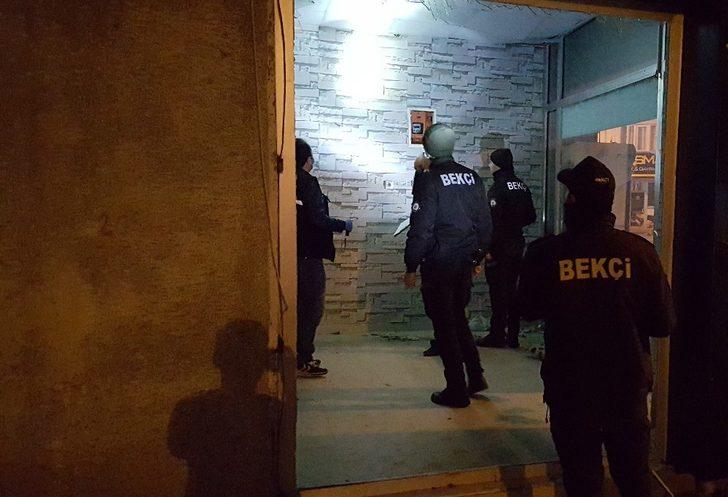 Karaman’da tüfekle üzerine ateş edilen bir kişi, son anda yere yatarak canını kurtardı G2