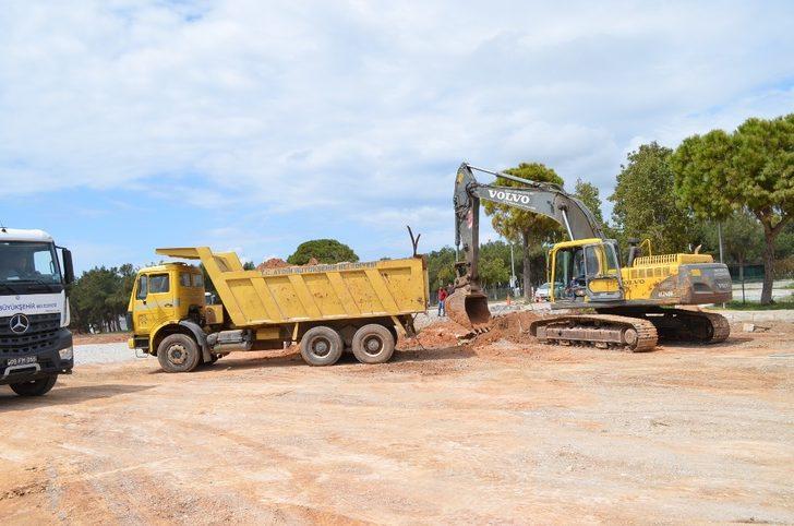 Didim’de yol genişletme ve onarım çalışmaları sürüyor G1