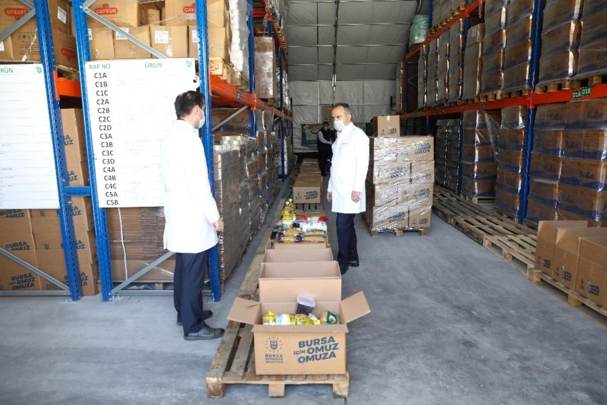 Her g&uuml;n y&uuml;zlerce aileye gıda ve hijyen &uuml;r&uuml;n&uuml; ulaştırılıyor