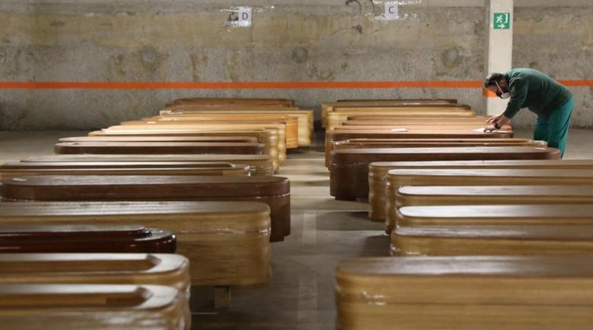 İspanya'da tabut üreticileri siparişleri karşılayamıyor