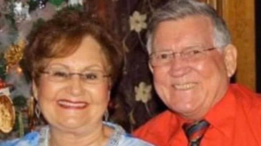 Koronavir&uuml;s kapan yaşlı &ccedil;ift el ele tutuşarak, 6 dakika arayla hayata g&ouml;zlerini yumdu