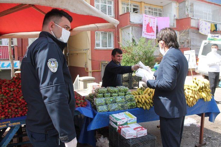 Bağlar Belediyesinden vatandaşlara ücretsiz maske G2