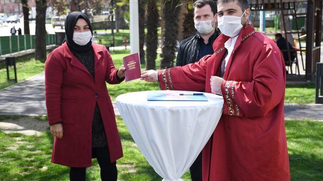 Kestel’de nikahlar açık havada kıyılıyor