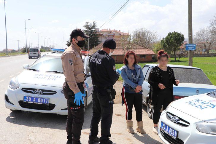 Dışarı çıkıp otostop çekerken polise yakalanan kızdan pişkin sözler G3