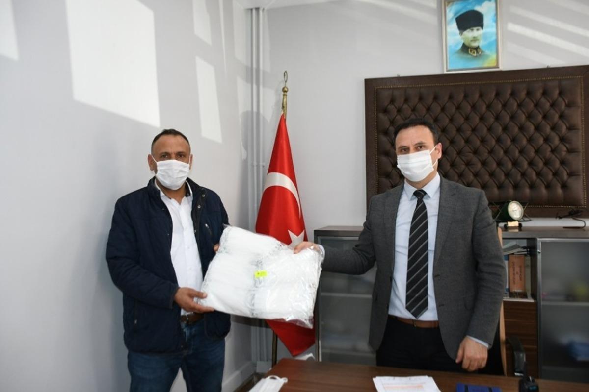 İneg&ouml;l halk otob&uuml;slerinde maske dağıtımı başladı