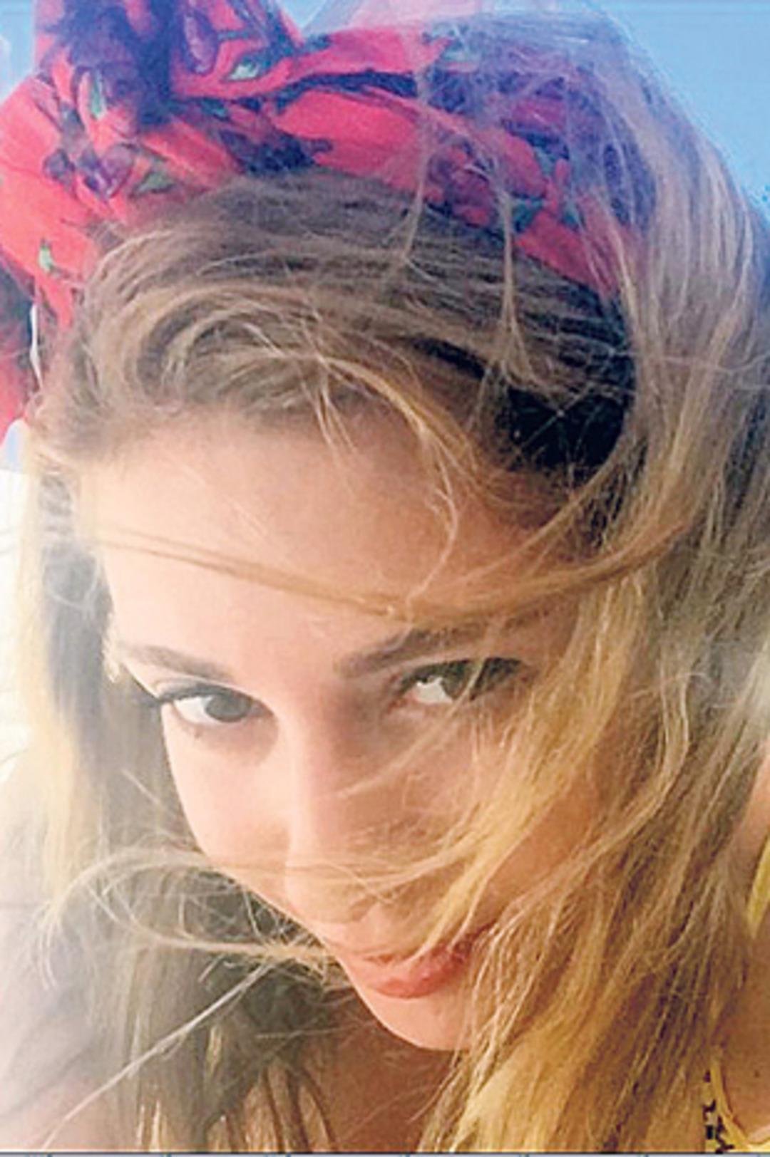 Ve Sinem Kobal yeniden sarışın