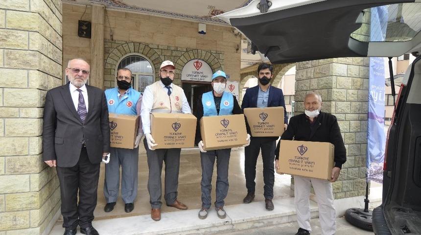 Konya’da sağlık çalışanlarına kandil ikramı