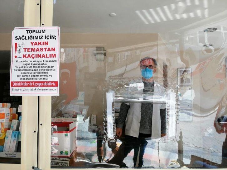 Biga’da eczanede korona virüs önlemi G3