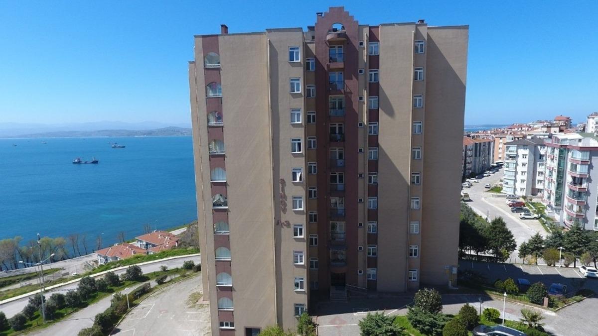 Sağlık&ccedil;ılar i&ccedil;in tepki &ccedil;eken yazı asılan sitenin y&ouml;neticisi: &ldquo;Tamamen yanlış anlaşılma yaşandı&rdquo;