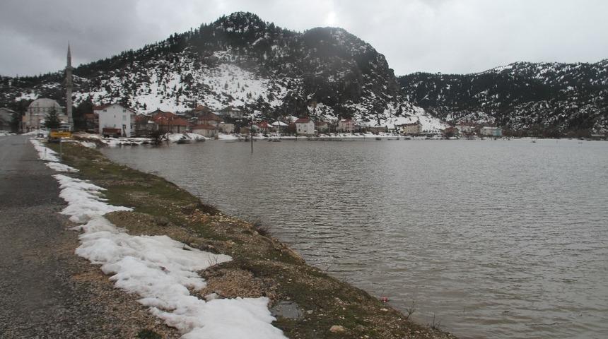 Derebucak’ta zarar görenlere yardım eli